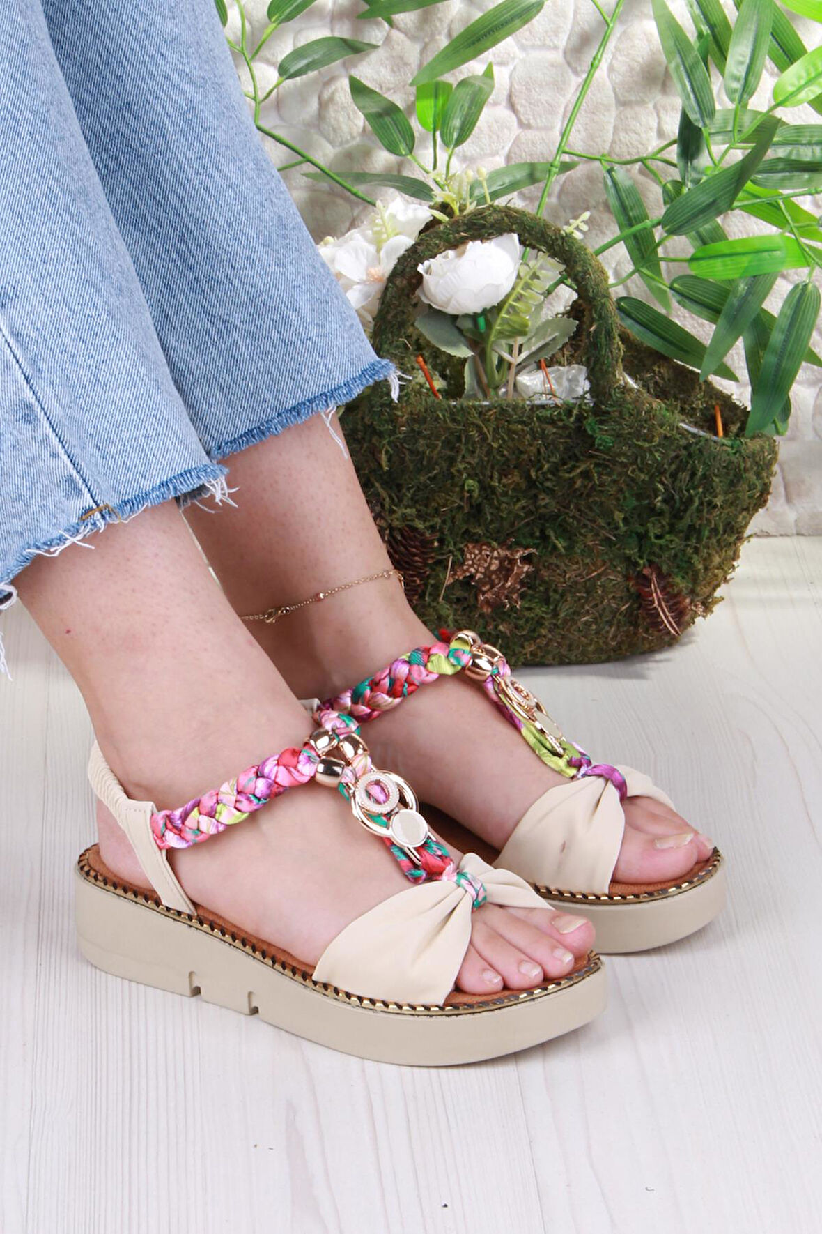 Fort 079-513 Fls Toka Detaylı Lastik Bağlı Renkli Örgü Kalın Taban Kadın Sandalet