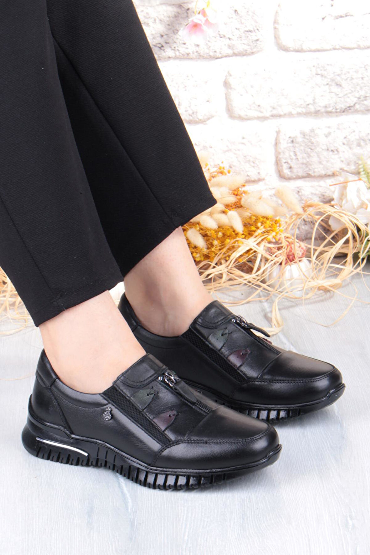 Pepita Z006 Comfort Yumuşak Esnek Kauçuk Kaymaz Taban Hakiki Deri Kadın Ayakkabı