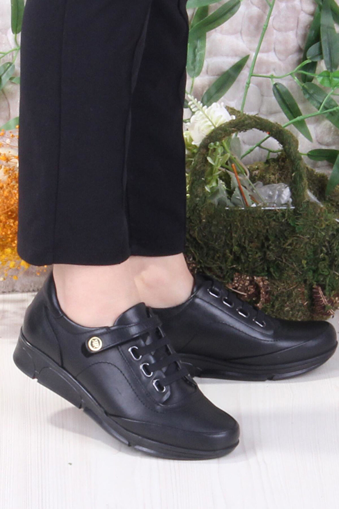 Mehmet Mete 4213 Rahat Esnek Cırtlı Hakiki Deri Kadın Ayakkabı