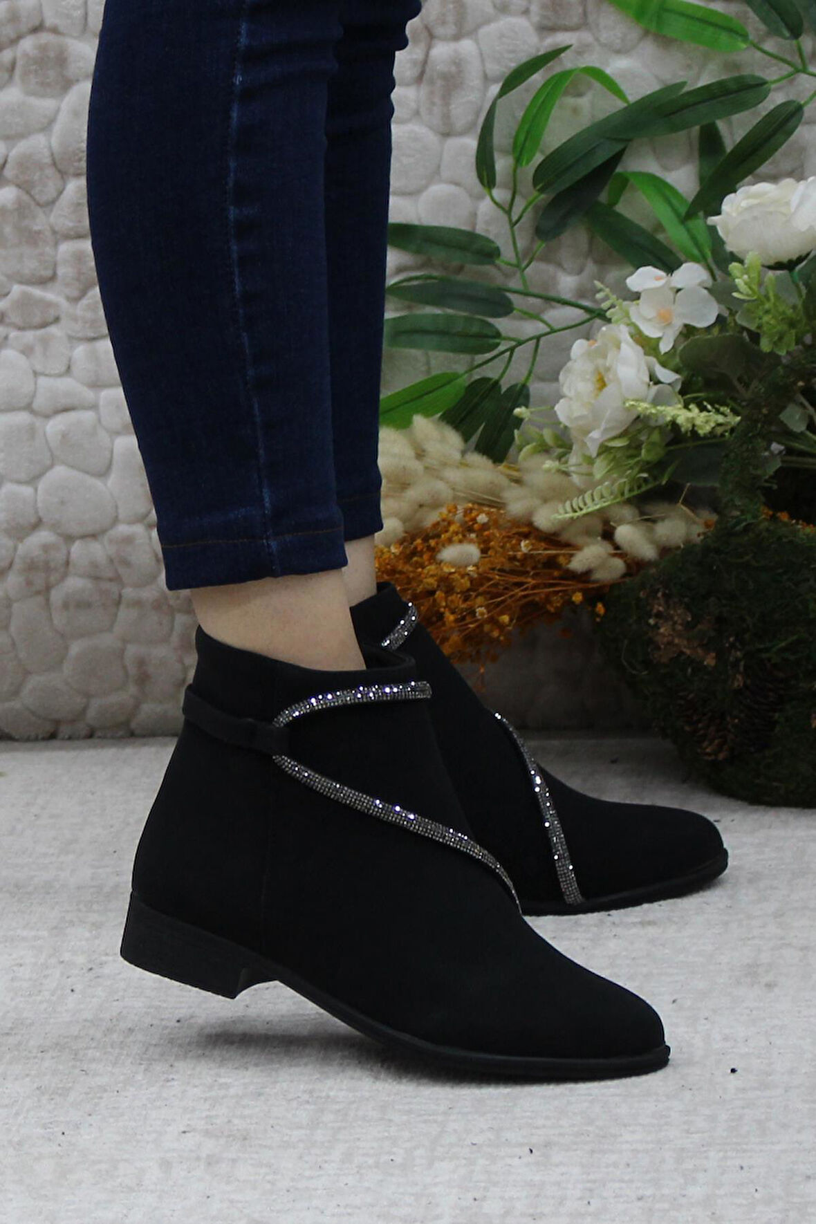 Mehmet Mete 4278 Siyah Taşlı Sıcak Astar Kaymaz Taban Kadın Bot