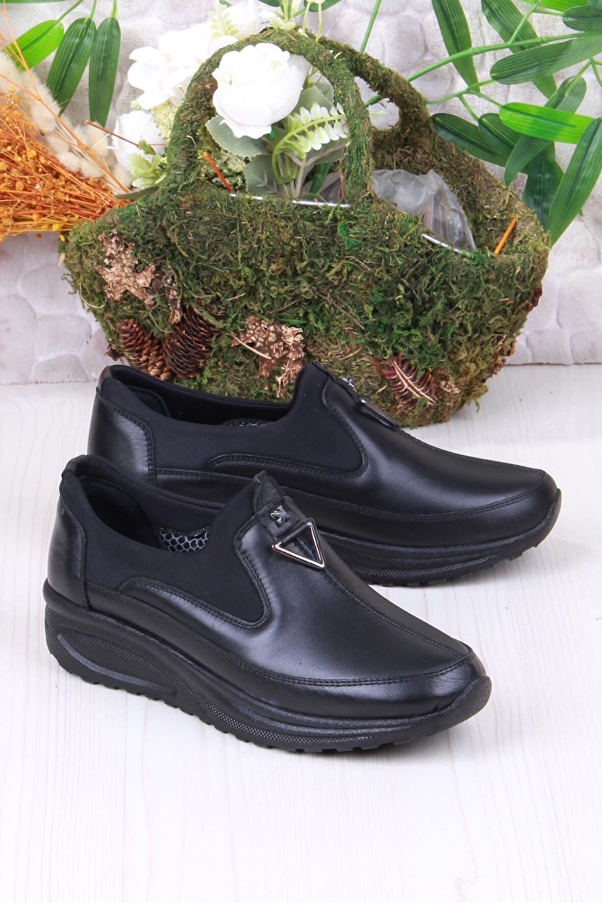 Mehmet Mete 4280 Yumuşak Hafif Rahat Hakiki Deri Kadın Ayakkabı