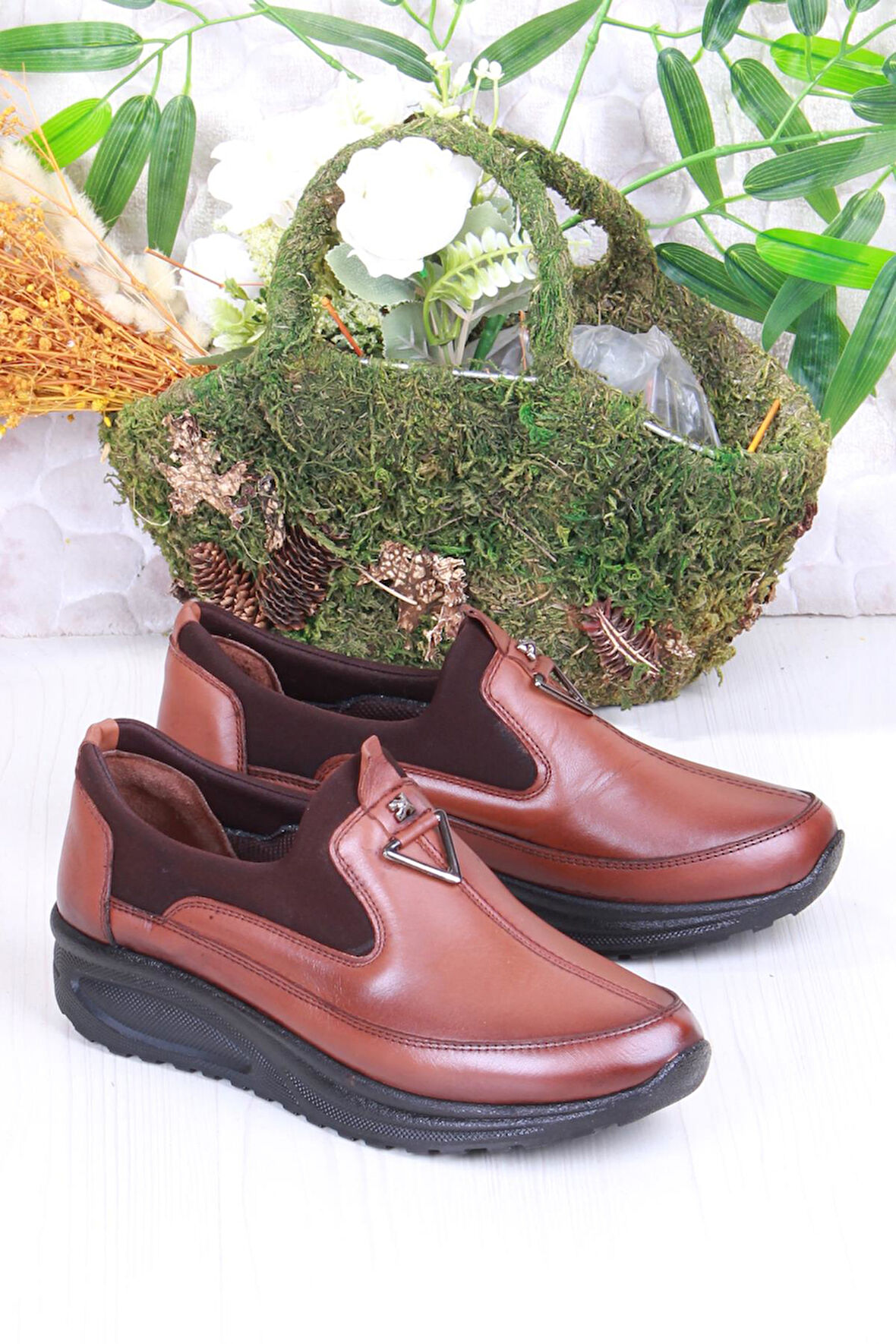 Mehmet Mete 4280 Yumuşak Hafif Rahat Hakiki Deri Kadın Ayakkabı