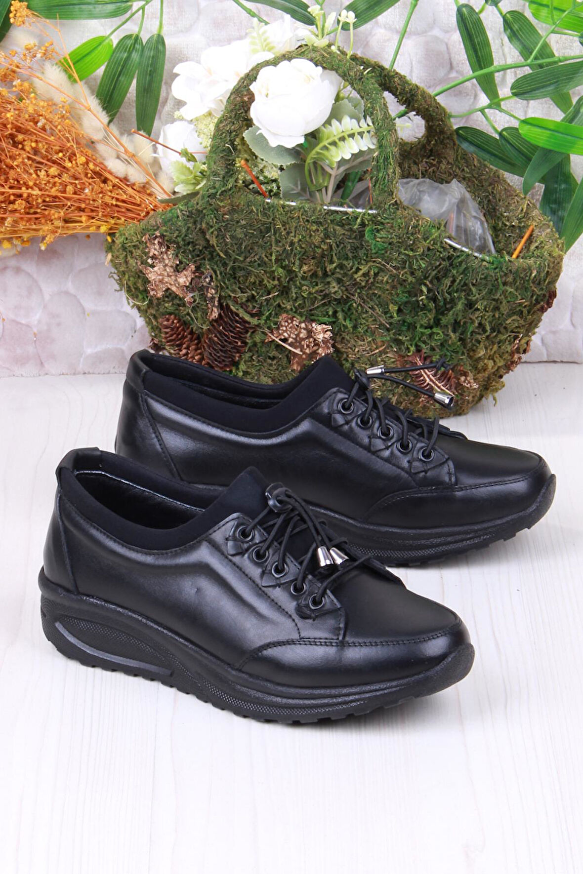 Mehmet Mete 4283 Yumuşak Hafif Rahat Hakiki Deri Kadın Ayakkabı