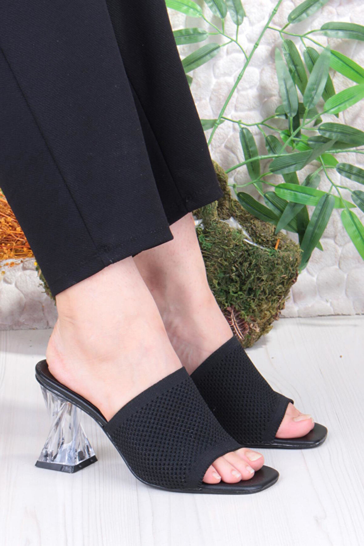 Fort 6396 Dantel Örgülü Şeffaf Topuklu Kadın Terlik