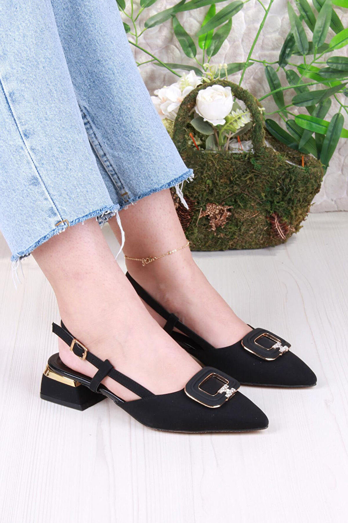 Fort 032-5802 Fls Saten Toka Detaylı Alçak Topuk Arkası Açık Önü Kapalı Kadın Ayakkabı