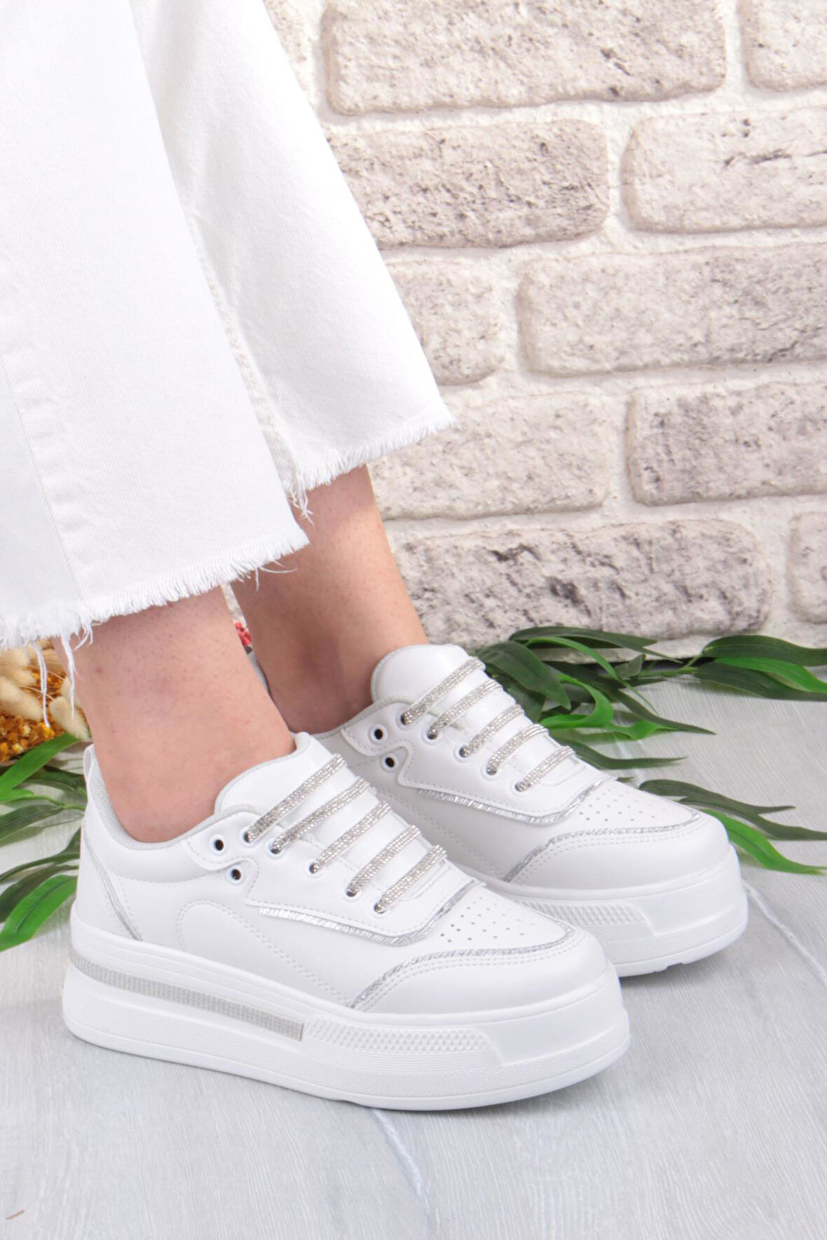 Fort 07319 Flet Taş Aksesuar Bağcıklı Kalın Taban Sneaker Kadın Ayakkabı