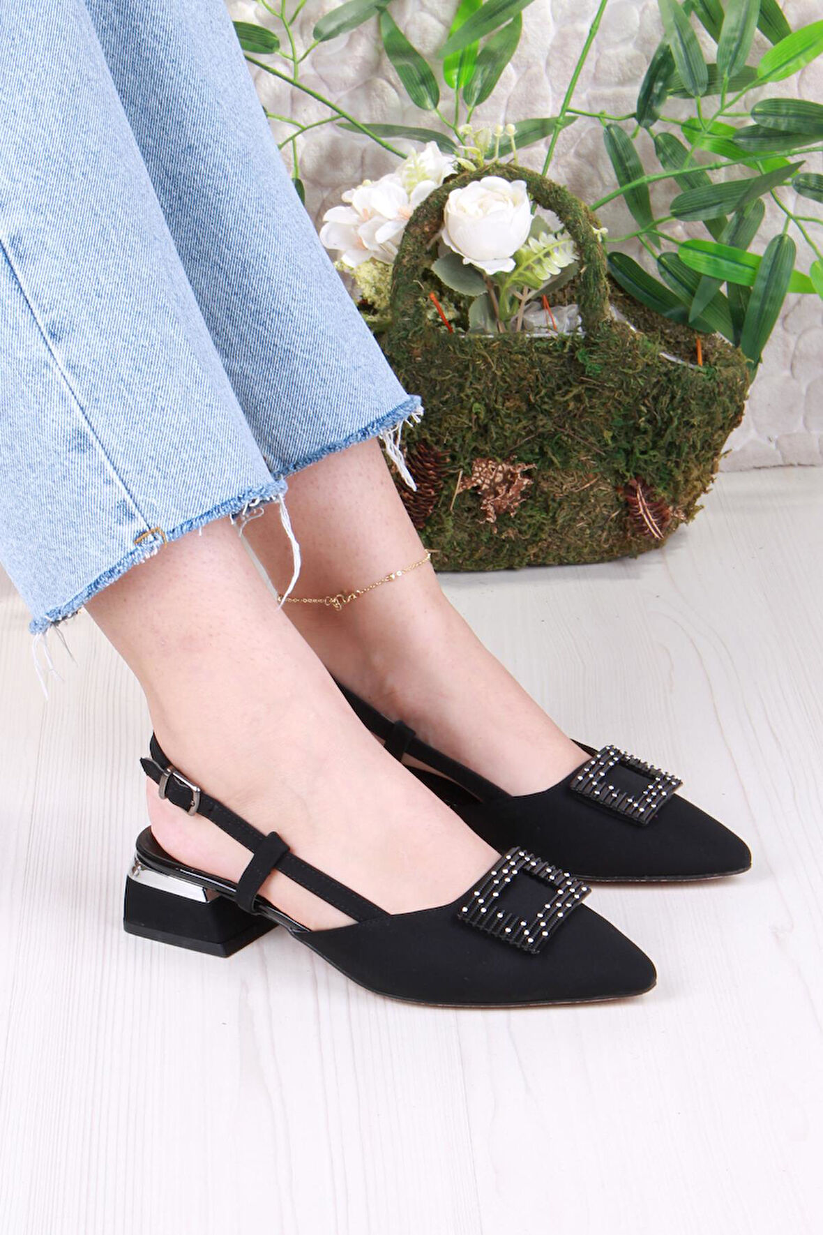 Fort 077-2058 Fls Saten Toka Detaylı Alçak Topuk Arkası Açık Önü Kapalı Kadın Ayakkabı