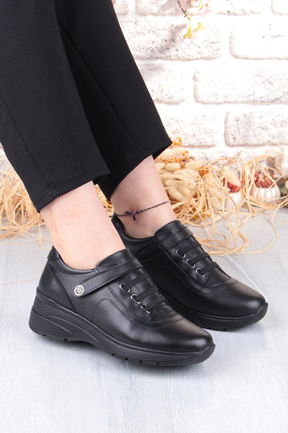 Mehmet Mete 7313 Rahat Esnek Kaymaz Taban Hakiki Deri Kadın Ayakkabı