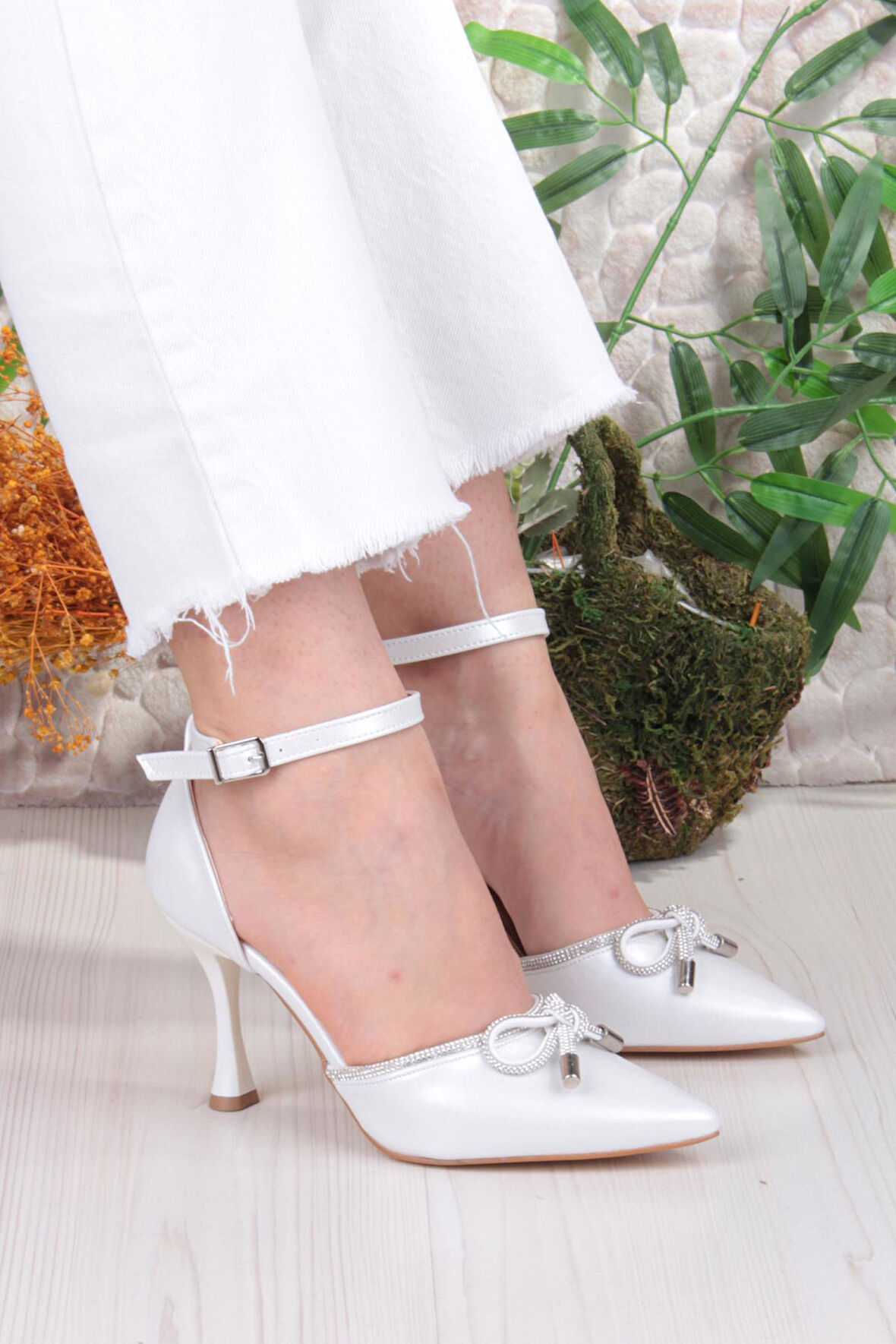 Fort 35695 Saten Fiyonklu Biye Taşlı Topuklu Abiye Ayakkabı Kadın Ayakkabı