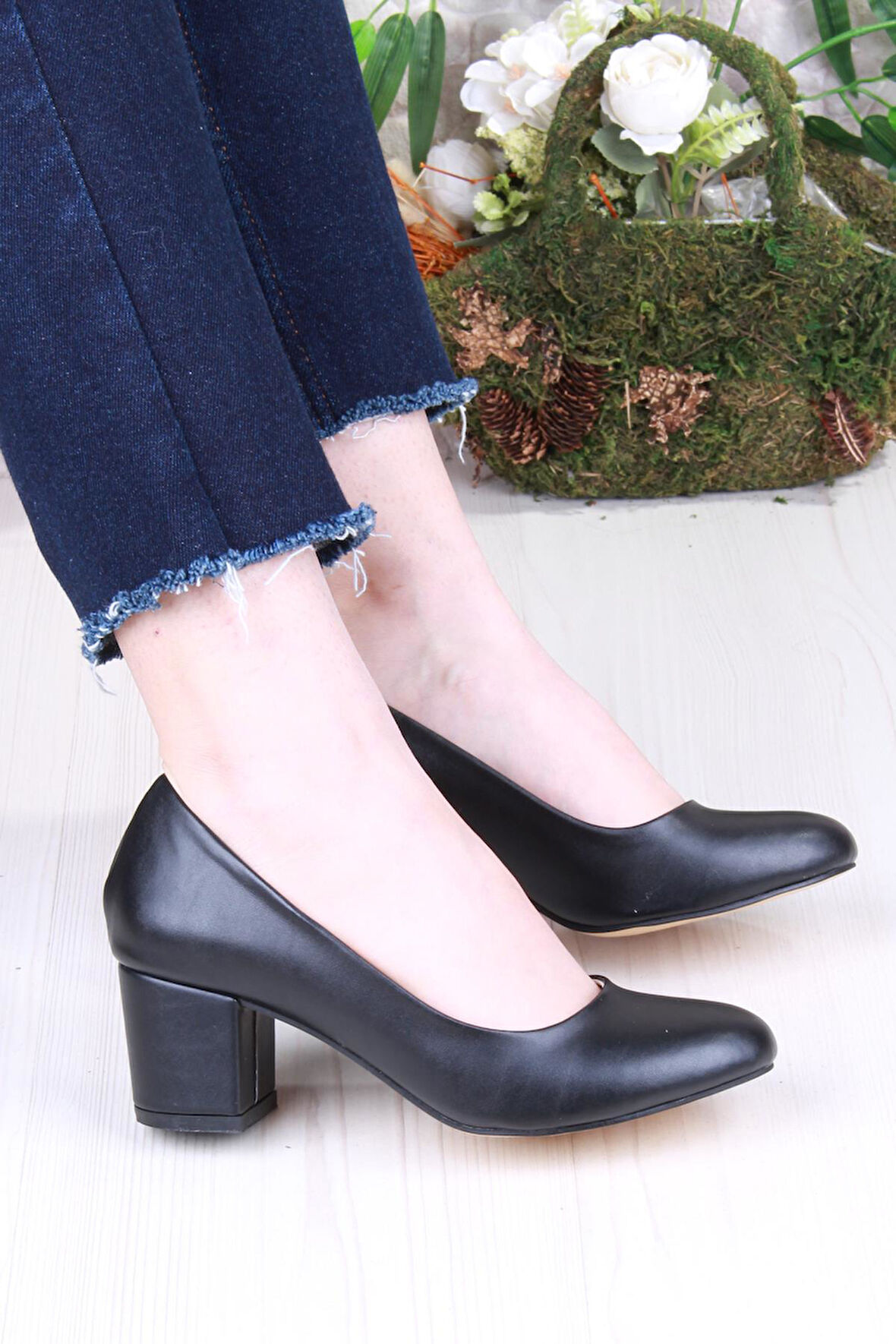 Fort 35809 Düz Sade Rahat Şık Yuvarlak Burun Kalın Topuklu Kadın Ayakkabı