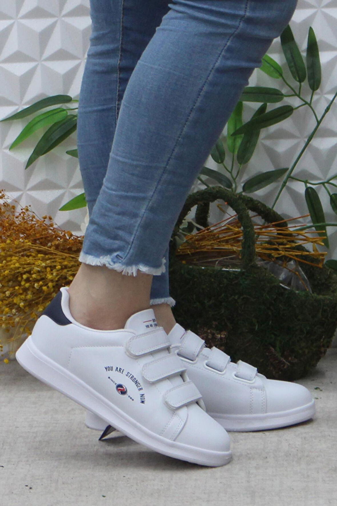 Fort Row Milena Beyaz Rahat Hafif Sneaker Çırtlı Spor Ayakkabı