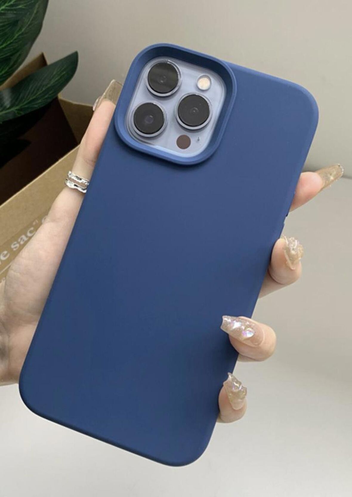 Apple iPhone 15 Pro Kılıf Lansman Tasarım İçi Kadife Lüx Silikon