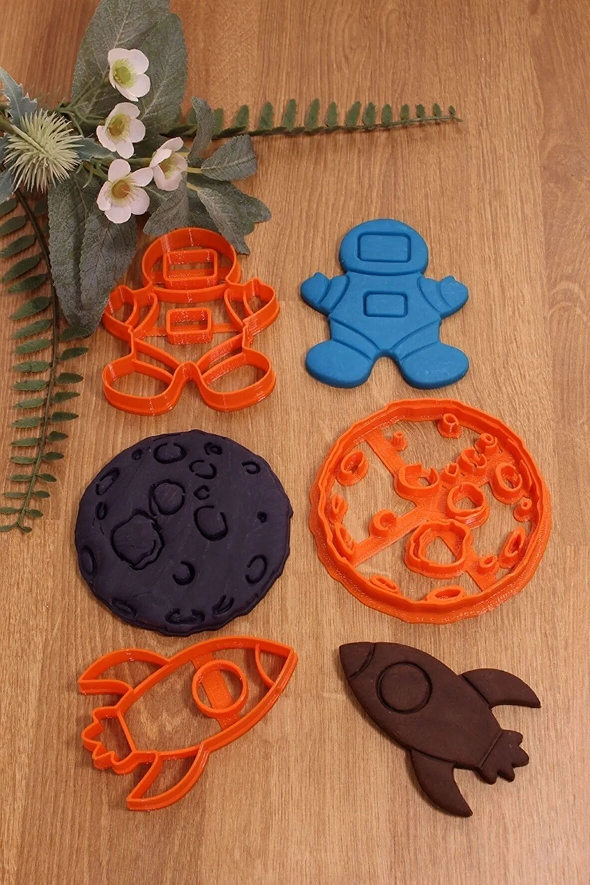 Uzay Astronot Roket Ve Ay 3lü Set Kurabiye Kalıbı Ve Hamur Şekillendirici