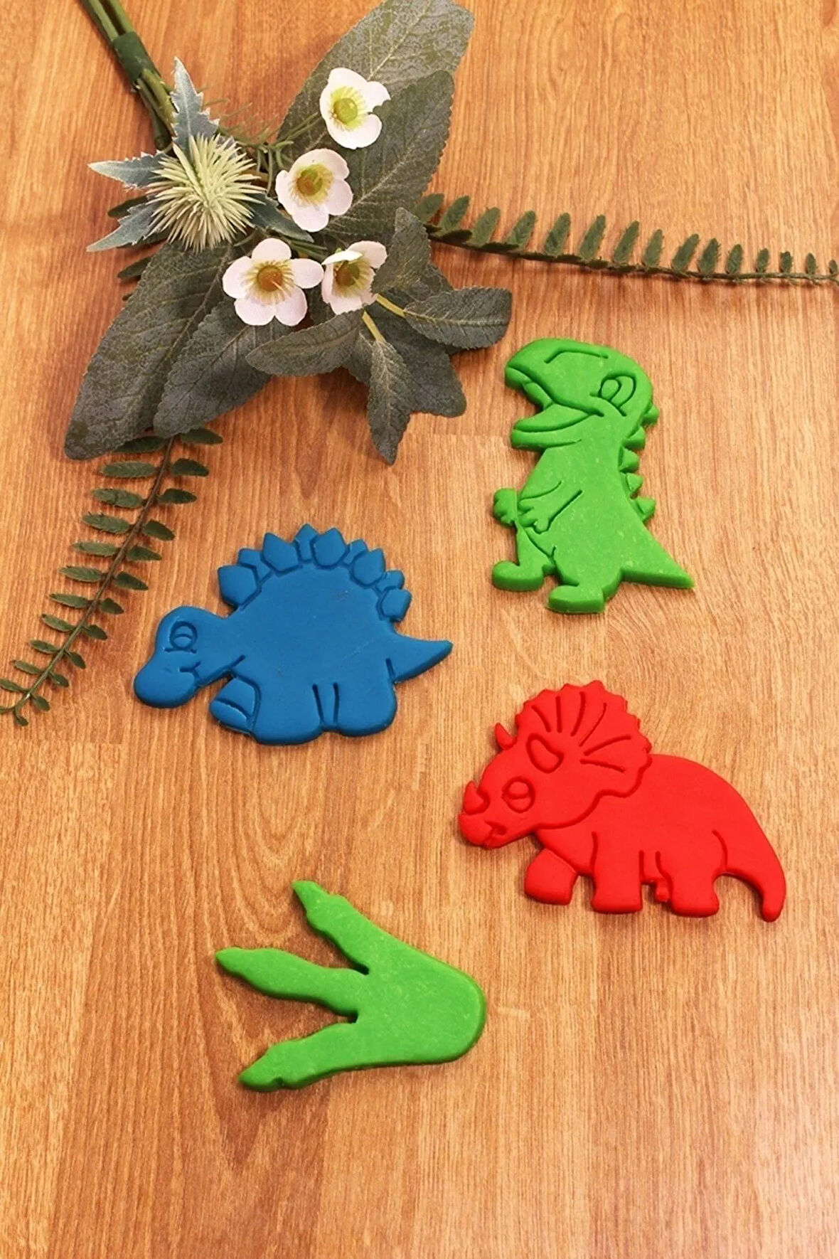 Trex Triceratops Stegosaurus Dinazor Ayak Izi 4lü Set Kurabiye Kalıbı