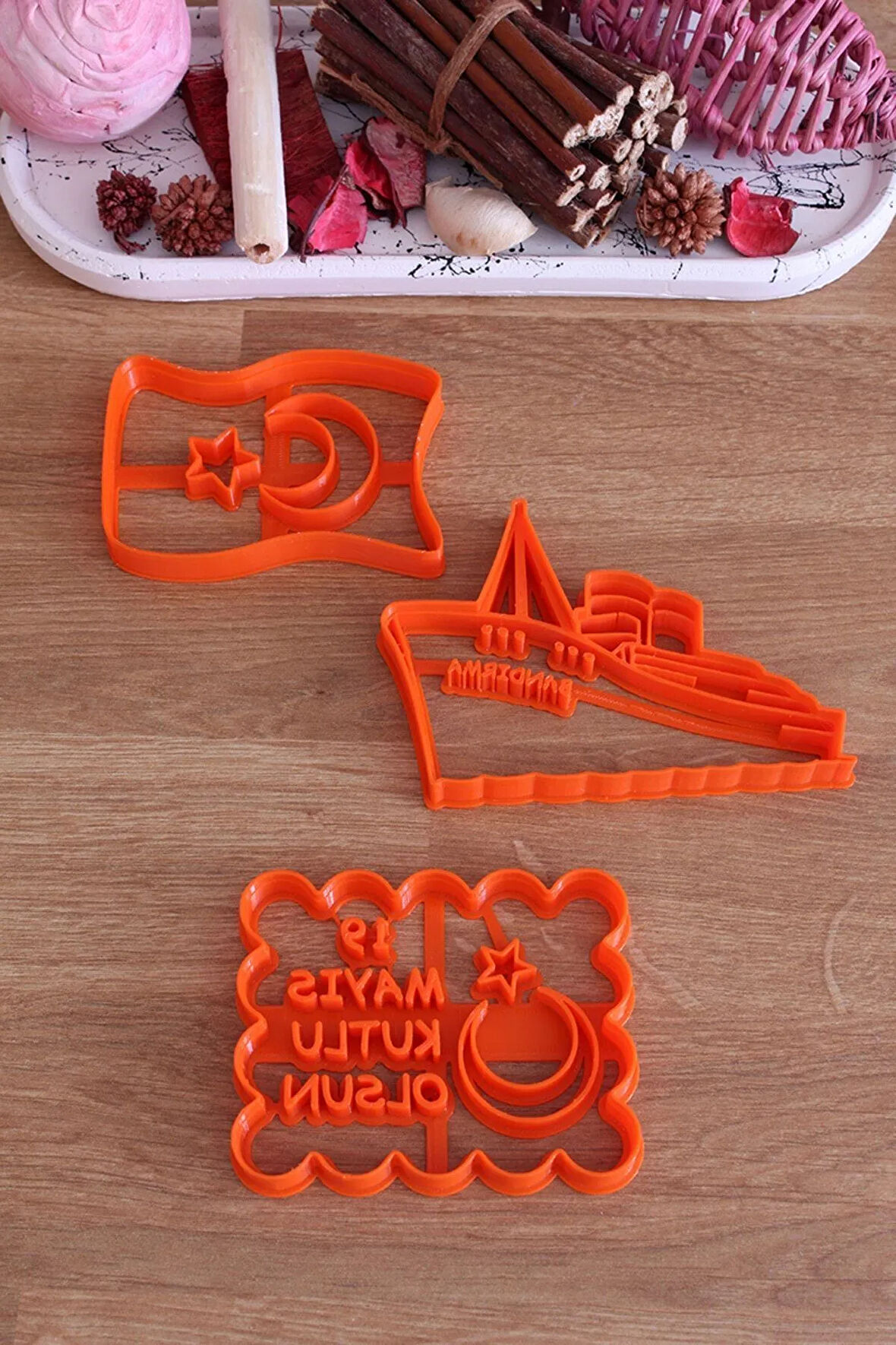 19 Mayıs Kutlu Olsun Türk Bayrağı Bandırma Vapuru 3'lü Set Kurabiye Kalıbı Ve Hamur Şekillendirici