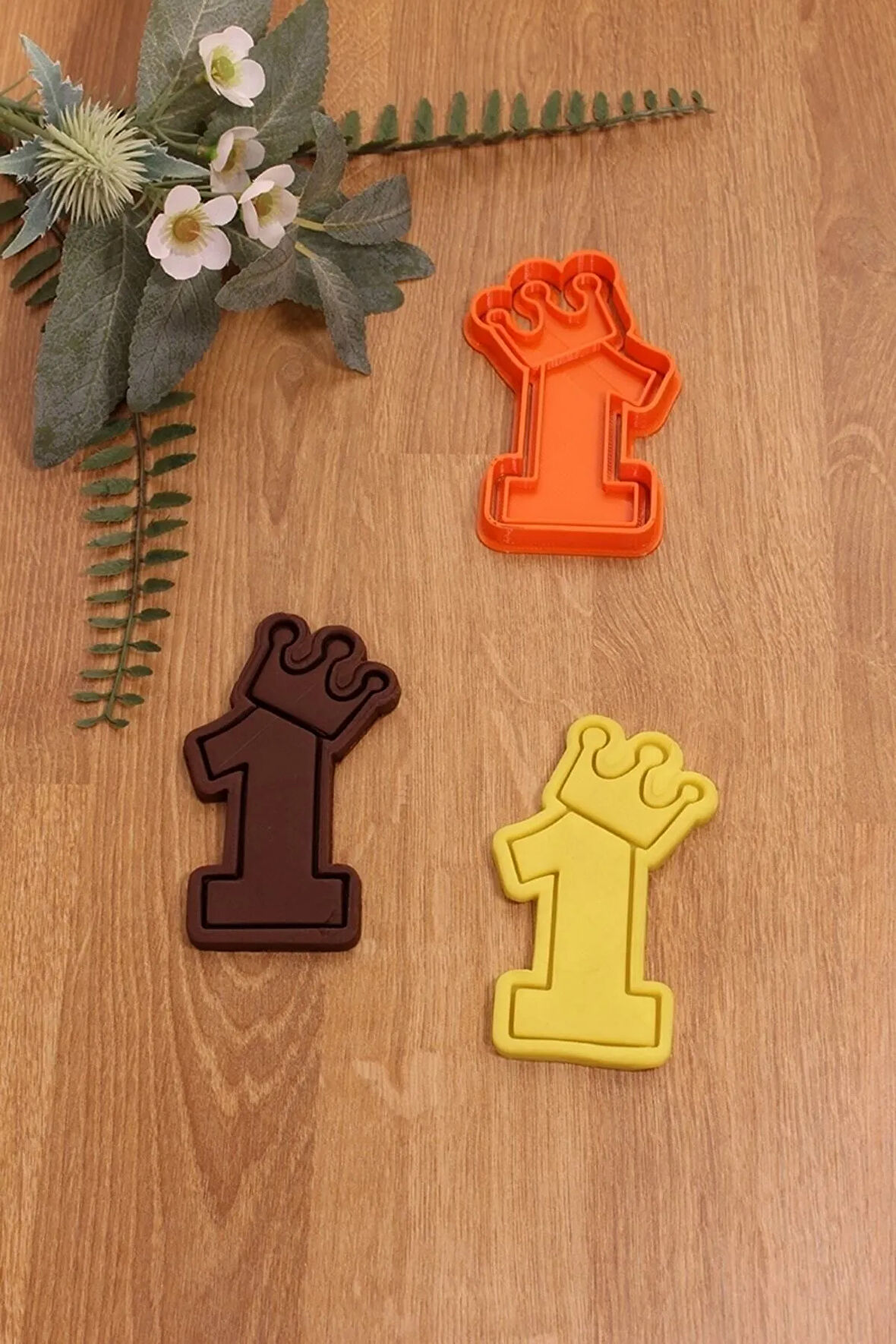 Taçlı 1 Bir Rakam Kurabiye Kalıbı Ve Hamur Şekillendirici