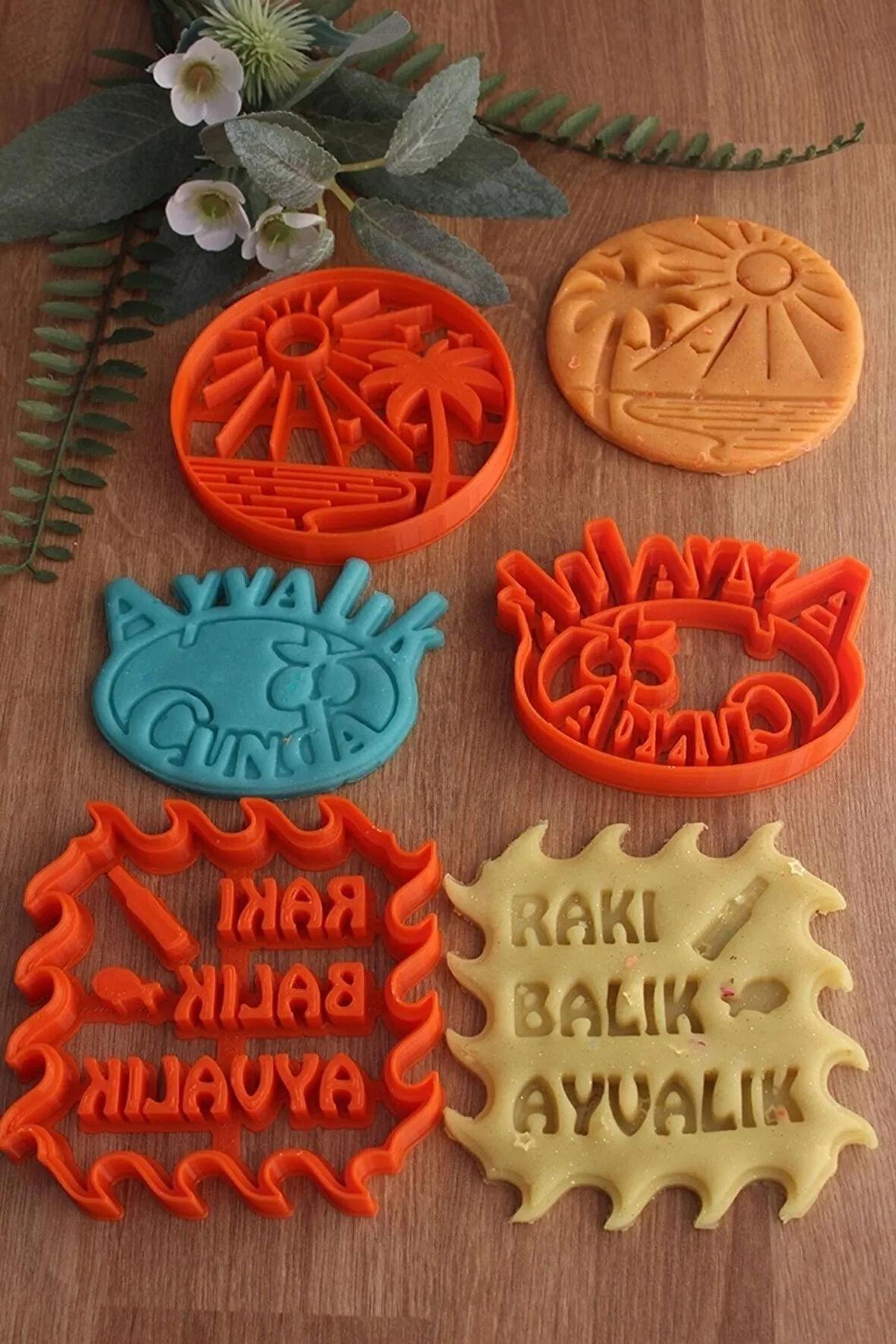 Ayvalık Cunda Zeytin Dalı Rakı Balık Deniz Güneş 3'lü Set Kurabiye Kalıbı Ve Hamur Şekillendirici