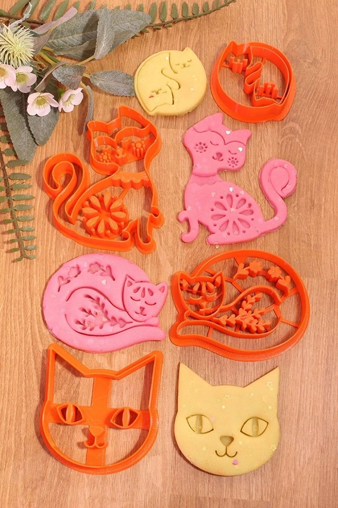 Iskandinav Desenli Kedi Ying Yang 4'lü Set Kurabiye Kalıbı Ve Hamur Şekillendirici