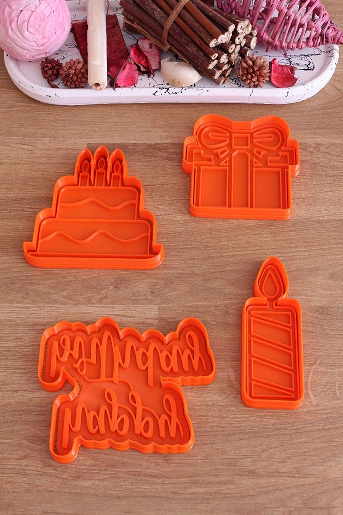 Doğum Günü Kutlama Hediye Mum Pasta Happy Birthday 4'lü Set Kurabiye Kalıbı Ve Hamur Şekillendirici