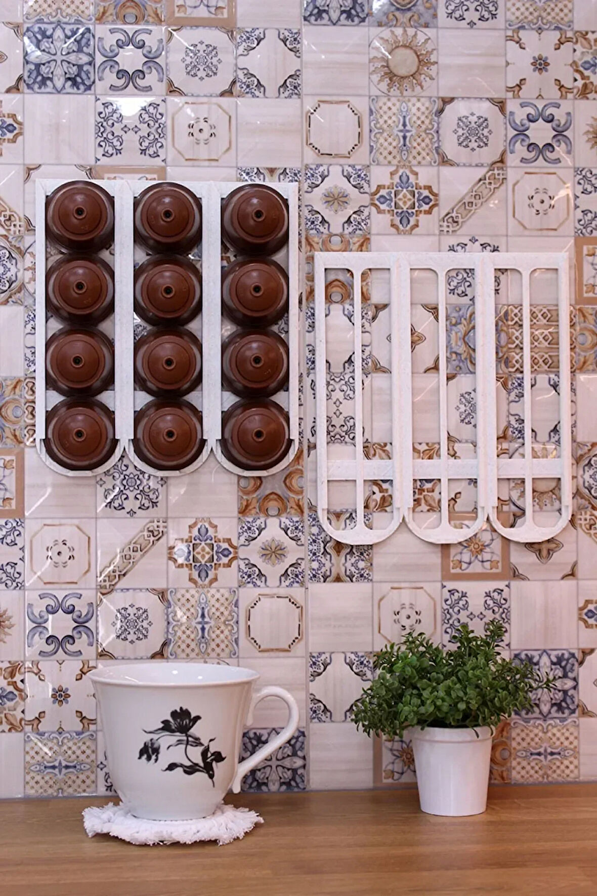 Nescafe Dolce Gusto Kapsül Kahve Uyumlu Yapıştırmalı Tutucu Düzenleyici Granit Beyaz 24 Kapsül