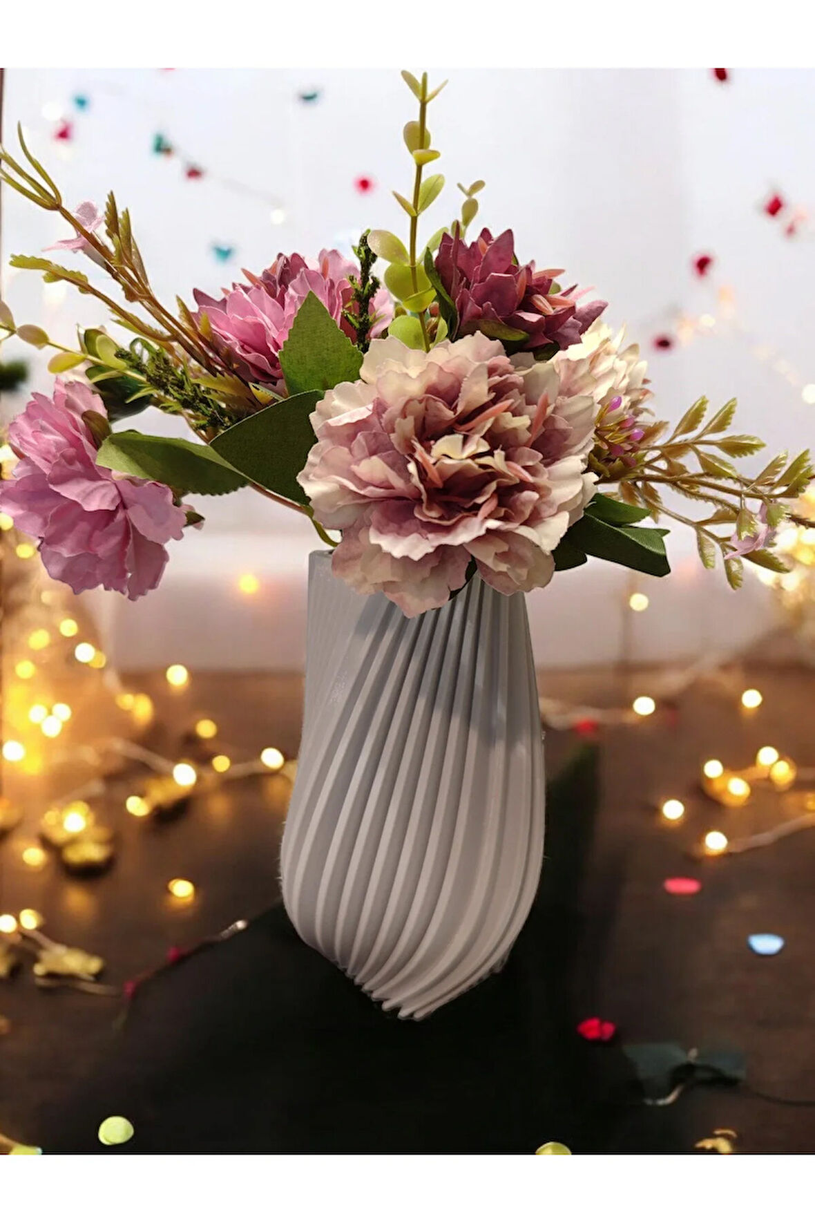 Burgulu Çizgili İskandinav Tarz Özel Tasarım Dekoratif Vazo Biyoplastik Beyaz