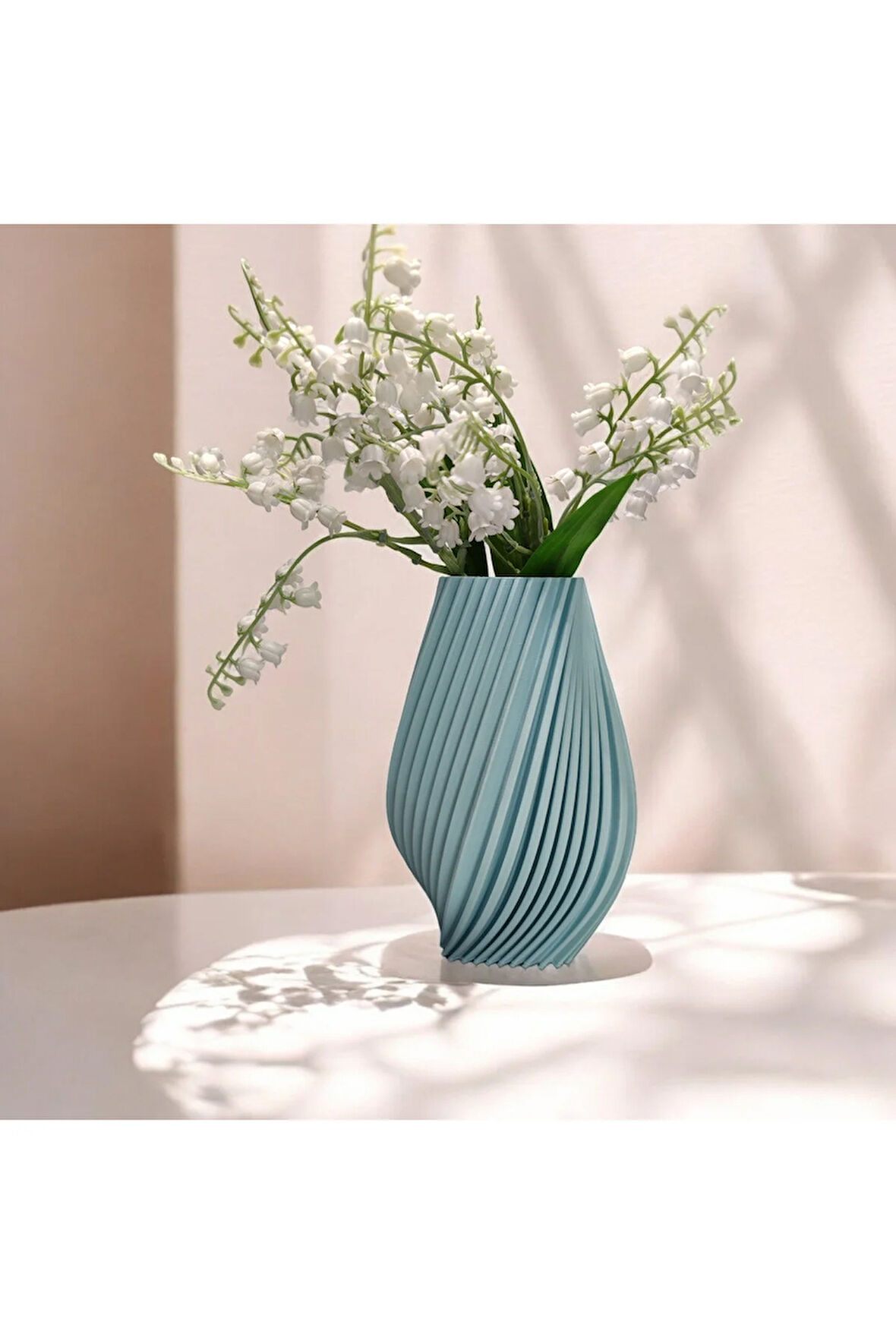 Dönen Tırtıklı İskandinav Tarz Özel Tasarım Dekoratif Vazo Biyoplastik Pastel Mavi