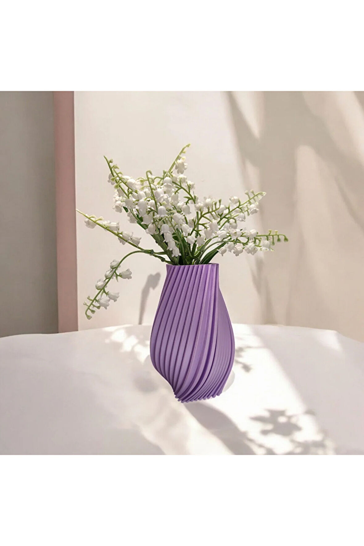 Dönen Tırtıklı İskandinav Tarz Özel Tasarım Dekoratif Vazo Biyoplastik Pastel Mor