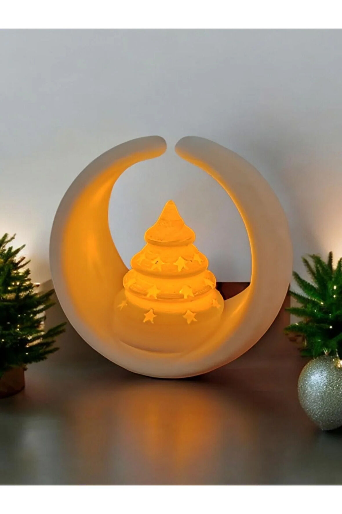 Yılbaşı Temalı Alev Efektli Titreyen Led Mumlu Mini Çam Ağacı Modern Dekoratif Şamdan 8 Cm