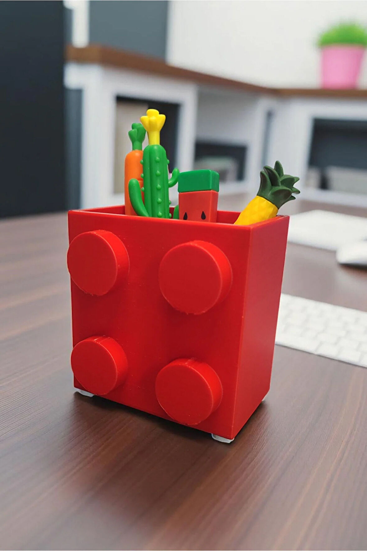 Dev Blok Tasarımlı Kalemlik Masaüstü Organizasyon Dekoratif Ofis Aksesuarı Kırmızı