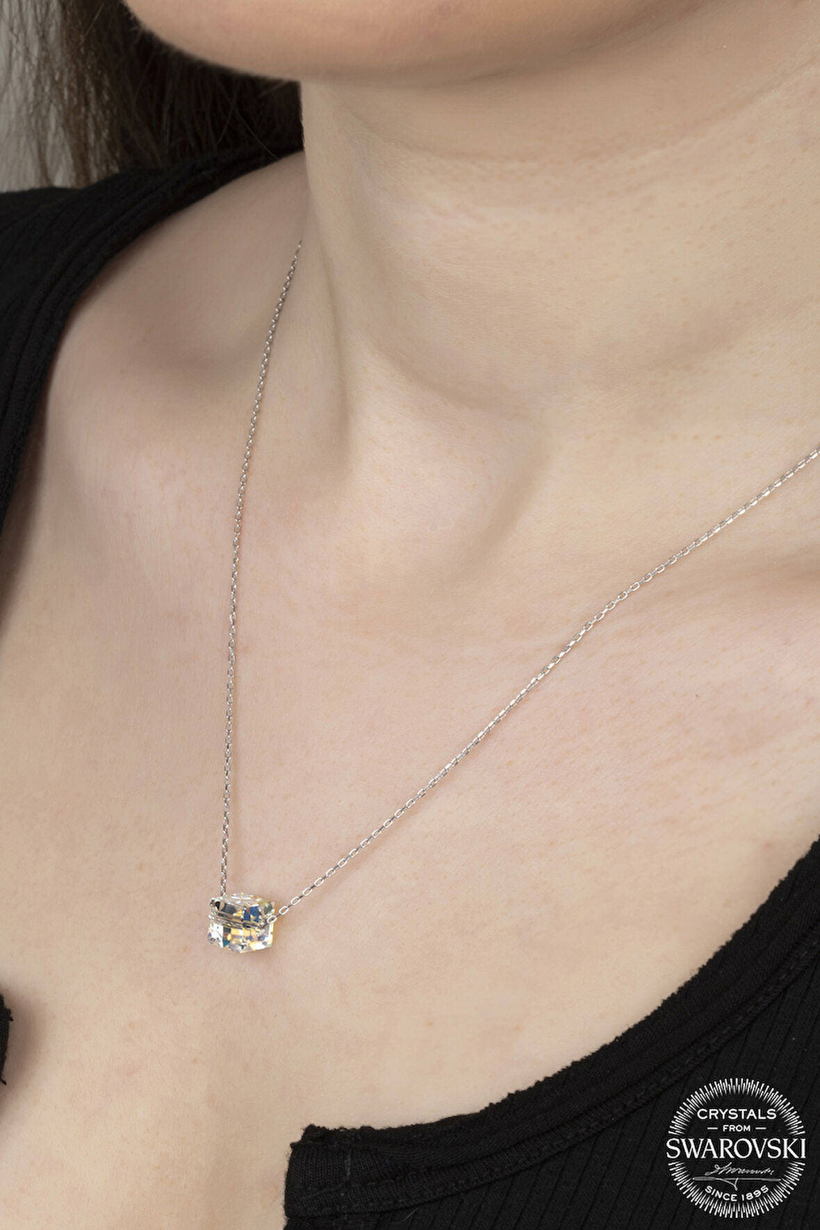 SWAROVSKİ CRYSTAL KÜP  925 AYAR GÜMÜŞ KOLYE