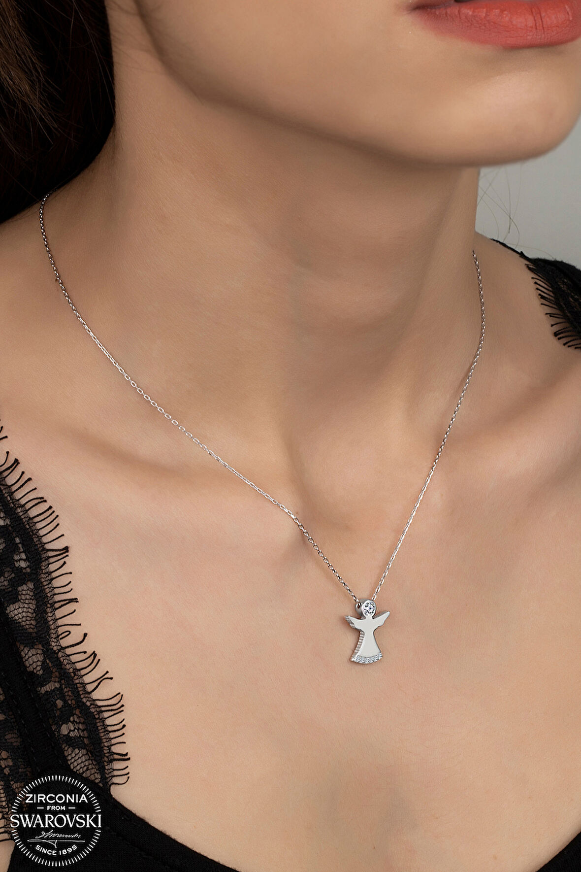 SWAROVSKİ CRYSTAL MELEK  925 AYAR GÜMÜŞ KOLYE