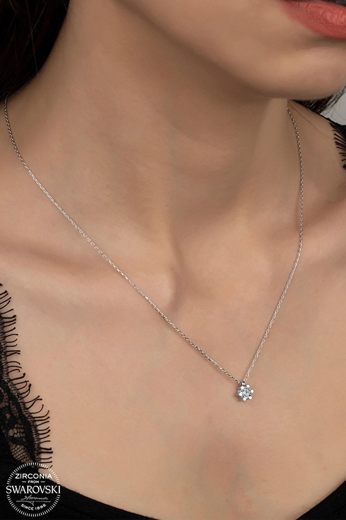 SWAROVSKİ CRYSTAL TEK TAŞ  925 AYAR GÜMÜŞ KOLYE
