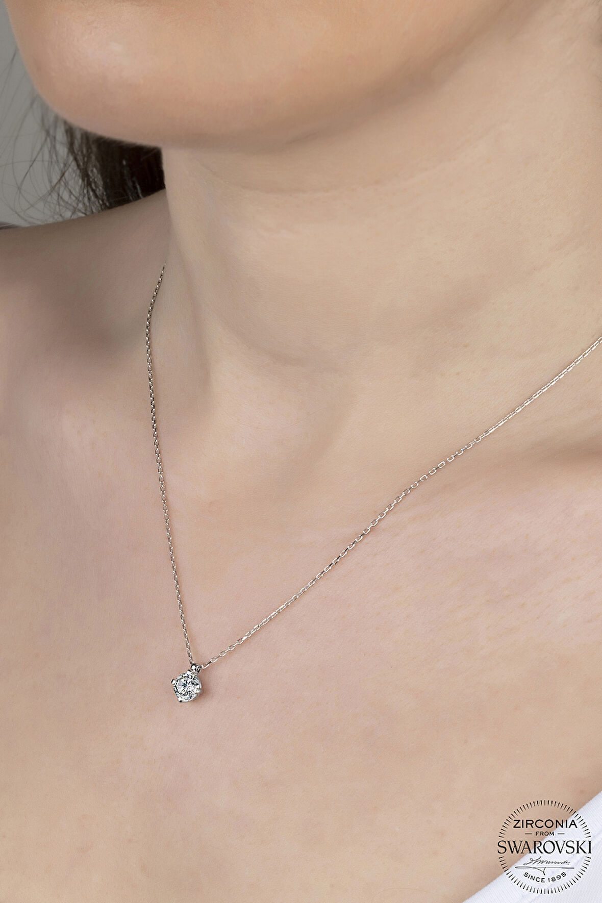 SWAROVSKİ CRYSTAL TEK TAŞ  925 AYAR GÜMÜŞ KOLYE