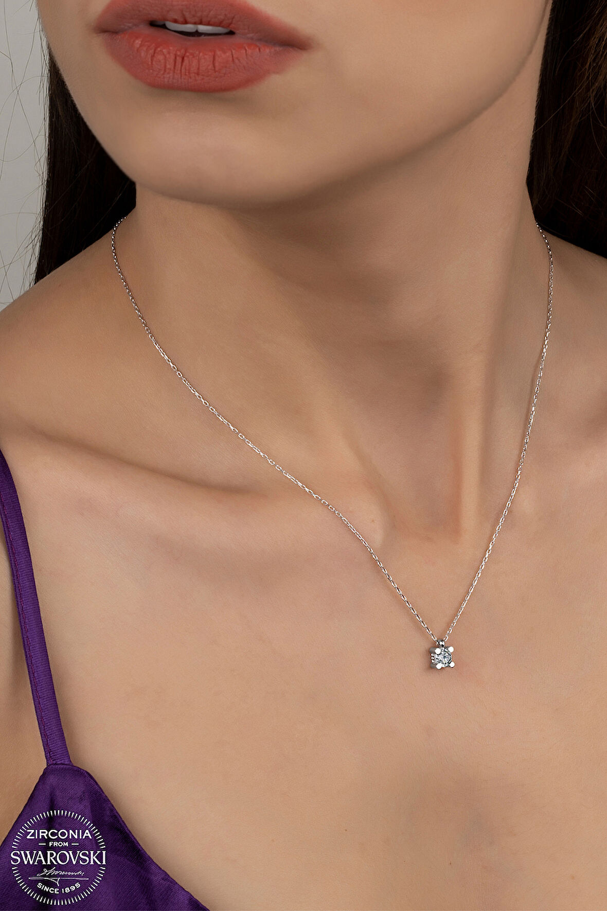 SWAROVSKİ CRYSTAL TEK TAŞ  925 AYAR GÜMÜŞ KOLYE