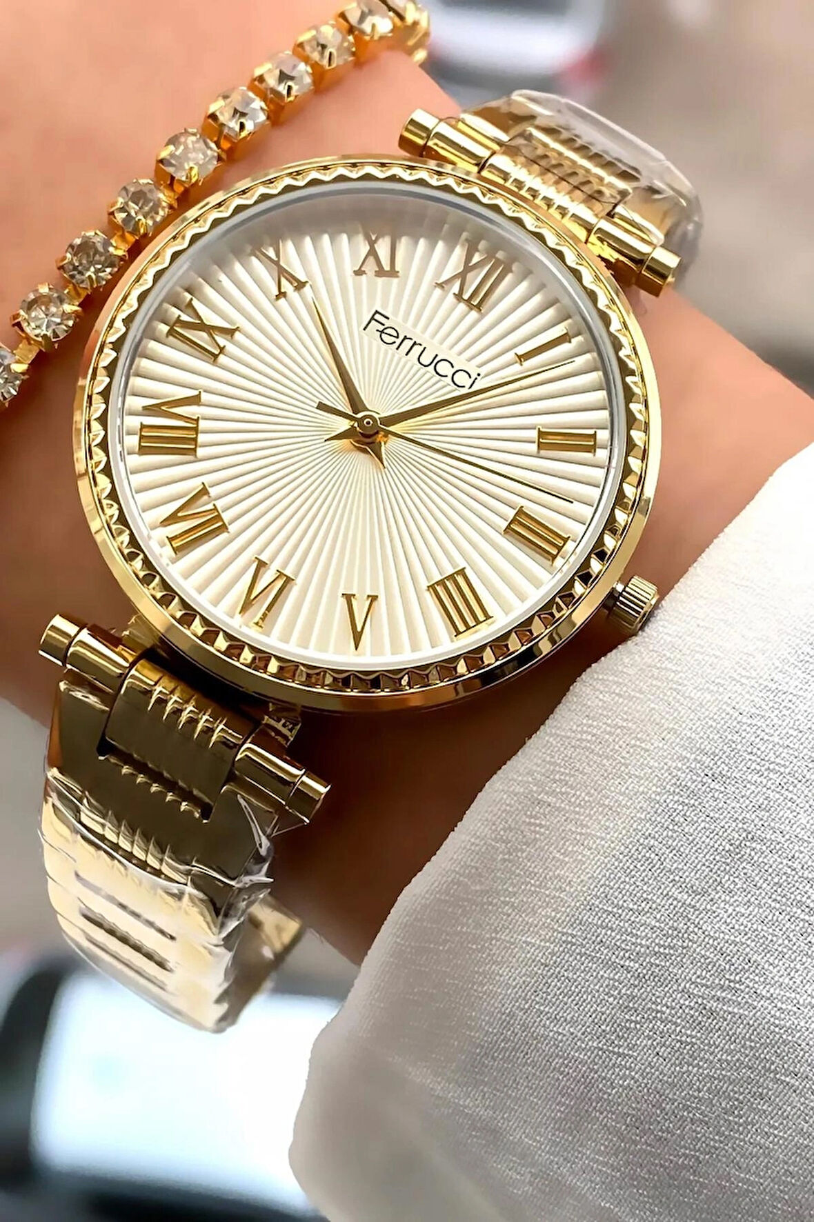Ferrucci Gold Renk Çelik Sade Şık Kadın Kol Saat+Bileklik Hediye