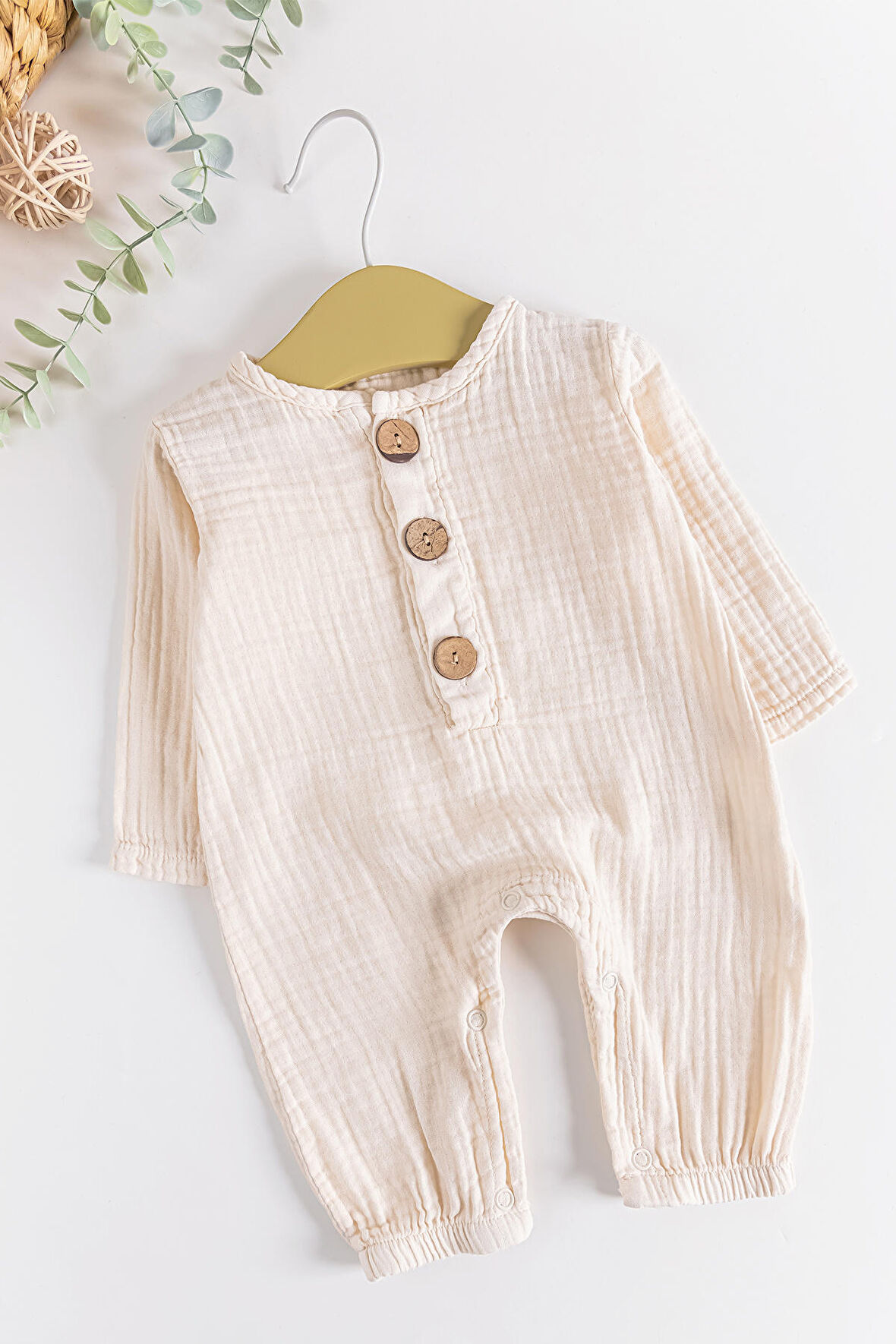 Yakası Düğmeli Müslin Erkek Bebek Tulum