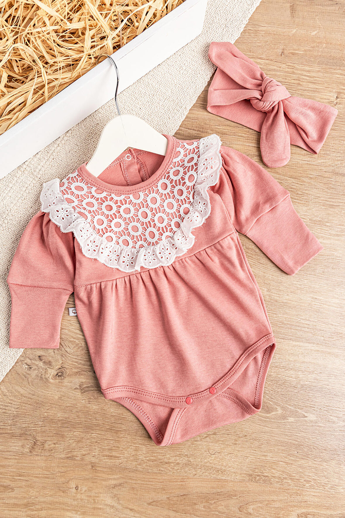 Güpürlü Bandanalı Kız Bebek Tulum Bebek Çıt Çıtlı Body