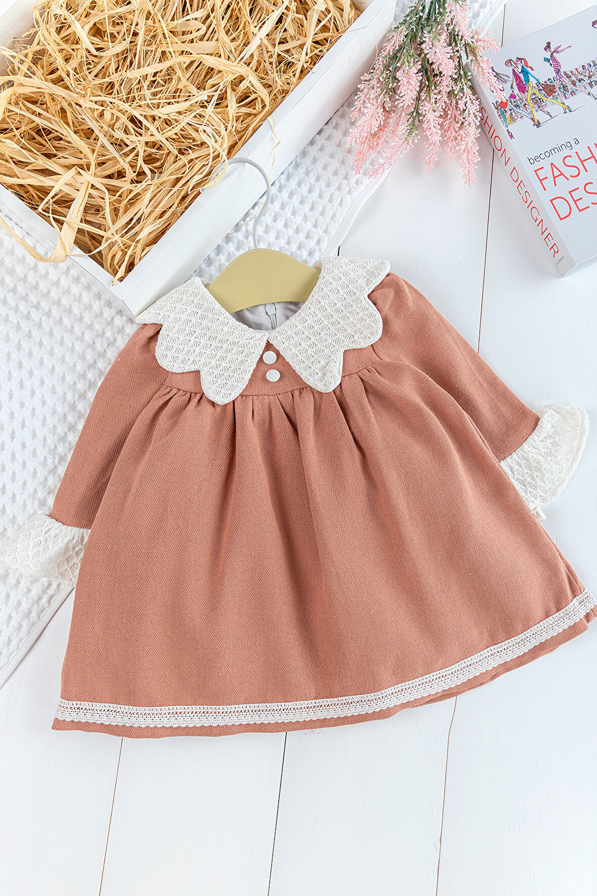 Örgü Yakalı Kol Detaylı Gabardin Kız Bebek Elbise