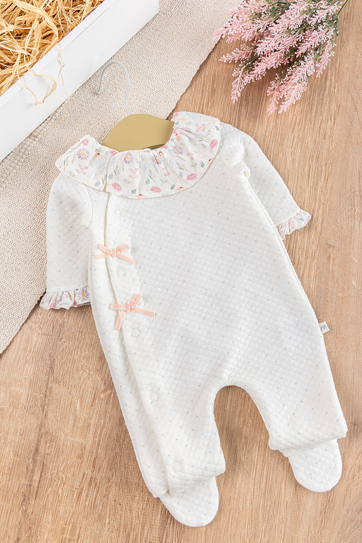 Fırfır Yakalı Çiçekli Patikli Kız Bebek Tulum