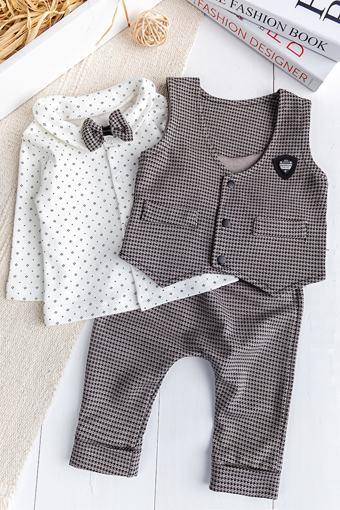 Kaz Ayagı Desenli Yelekli  Papyonlu 4'lü Erkek Bebek Takım Set Şık Özel Gün 