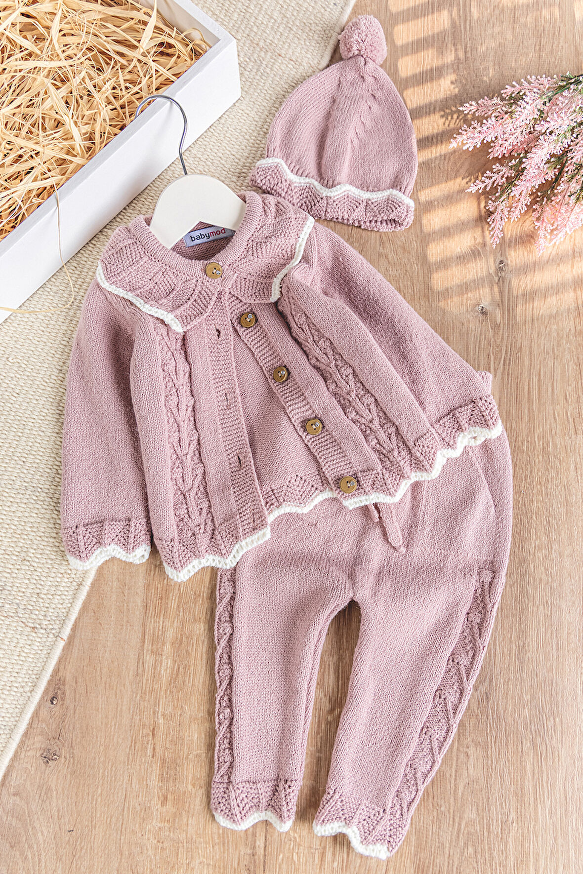 Triko Kışlık Hırkalı Kız Bebek Takım