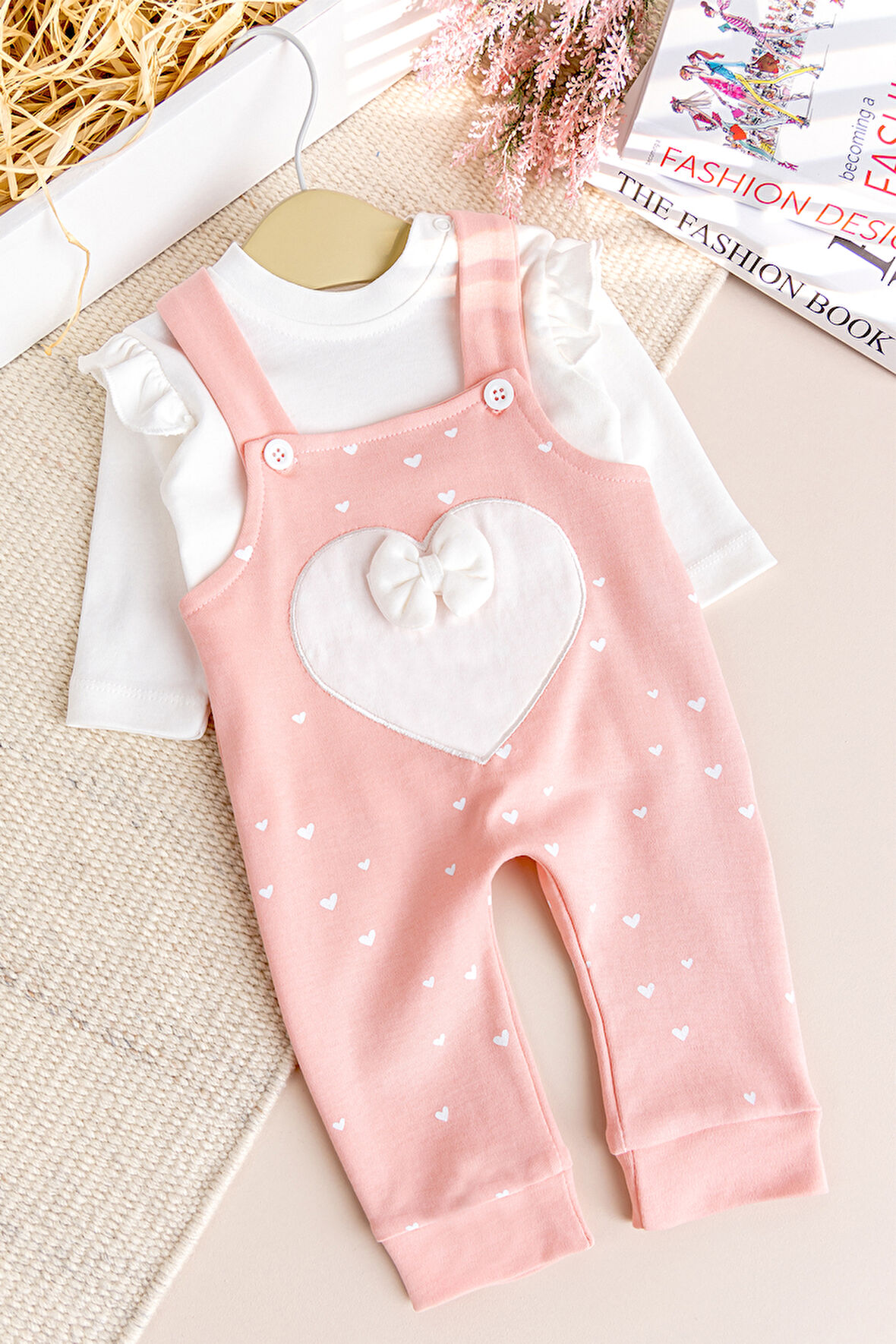 Kalp Desenli Fiyonklu Kız Bebek Tulum Salopet Takım