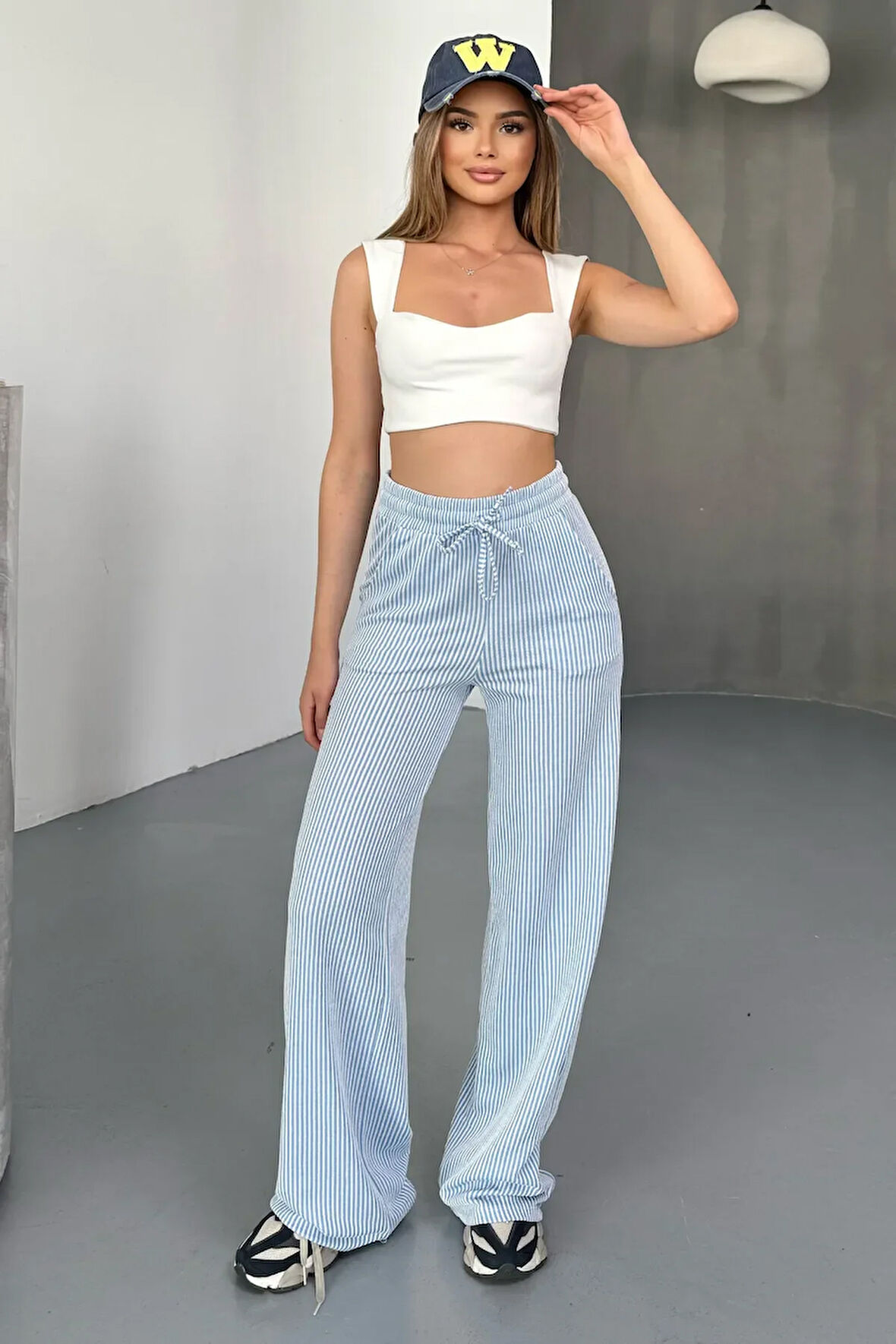 Stria Kadın Çizgili Lastikli Bol Paça Mavi Pantolon – Yazlık Rahat Stil ve Günlük Şıklık