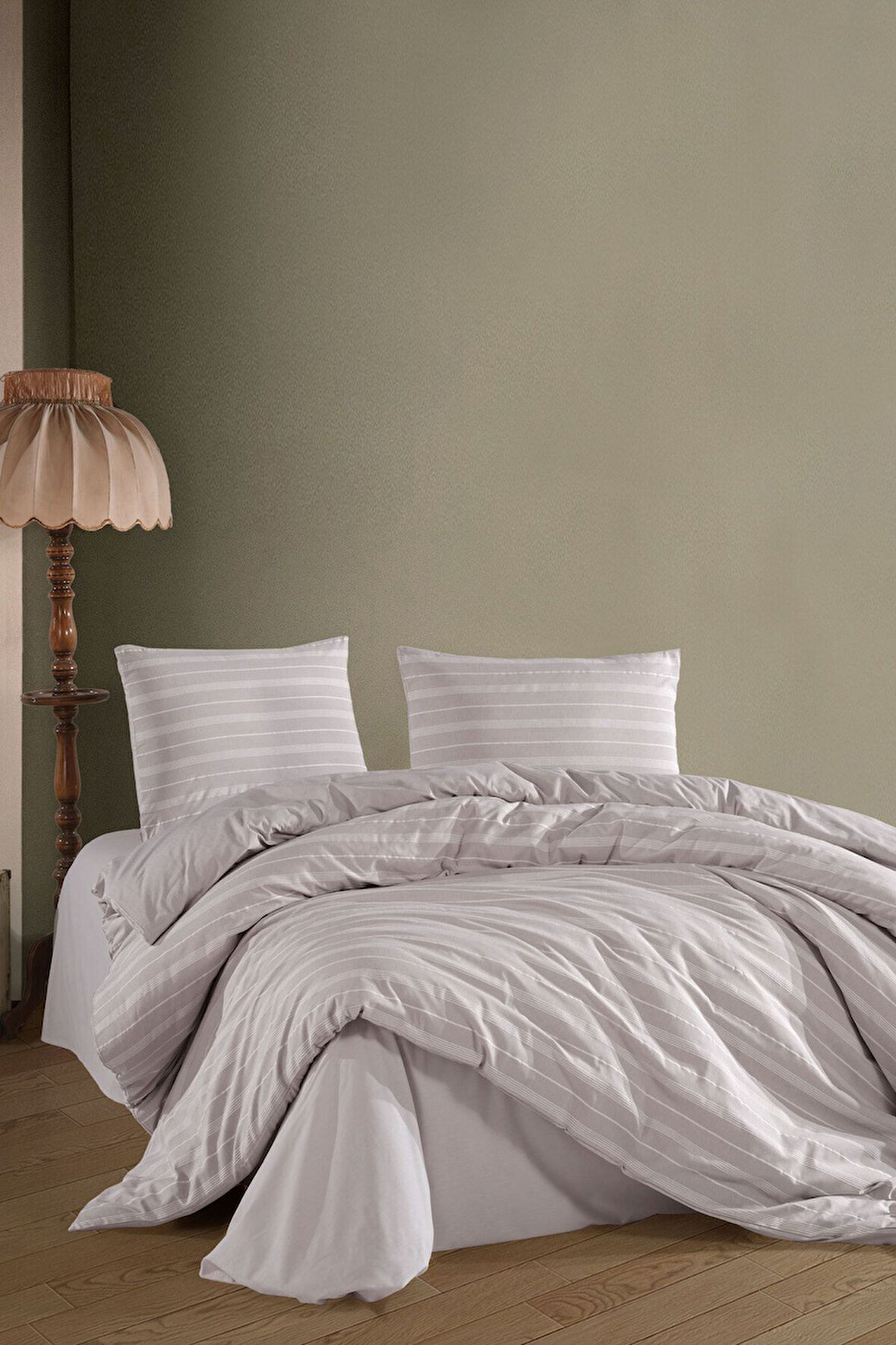 Varol Stripe Saten King Size (Battal Boy) Çarşafı Lastikli Nevresim Takım