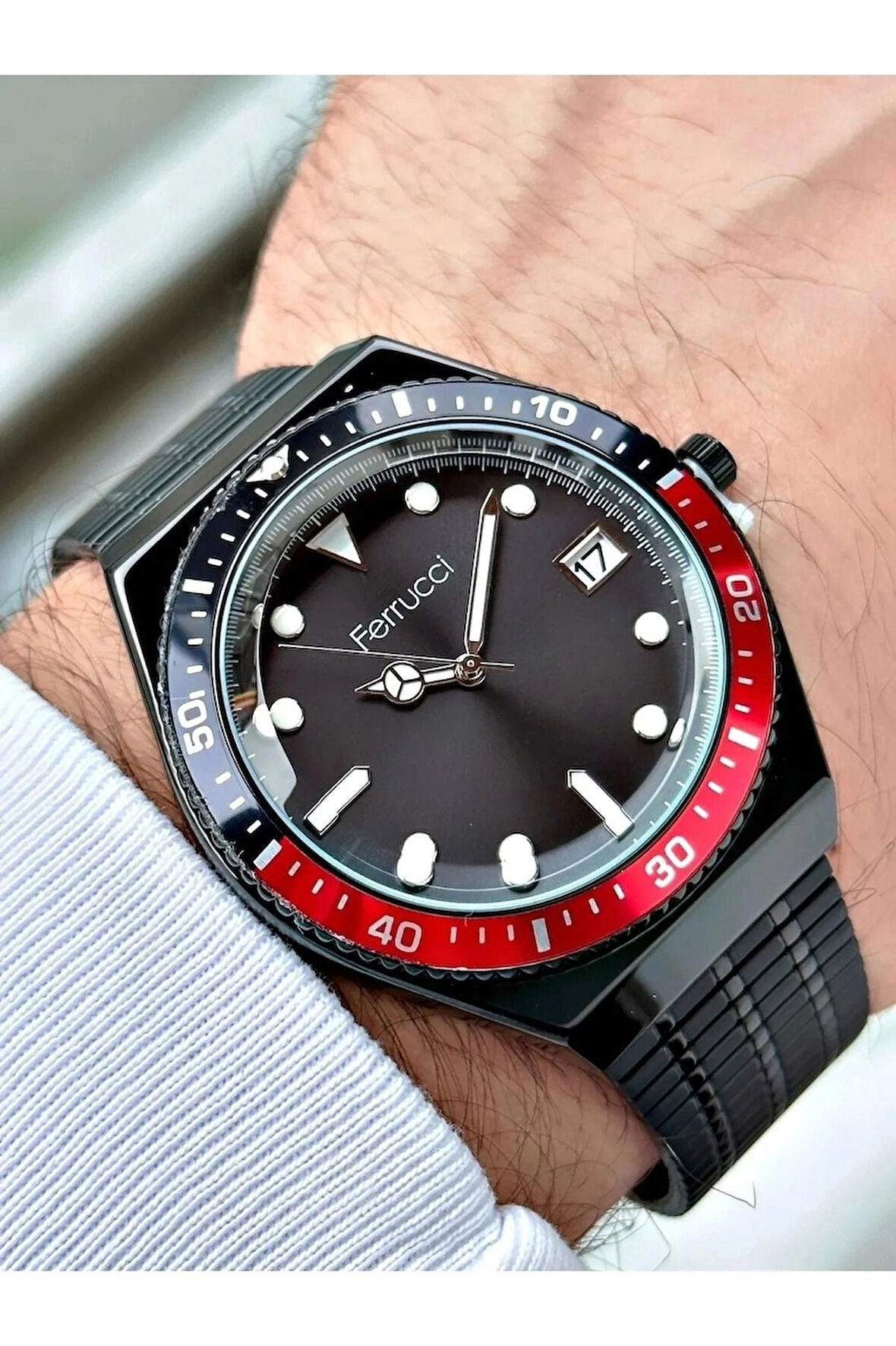 Ferrucci İnce Bilekli Erkeklere Özel Kasa Çap 42 mm Siyah Takvimli Kol Saati