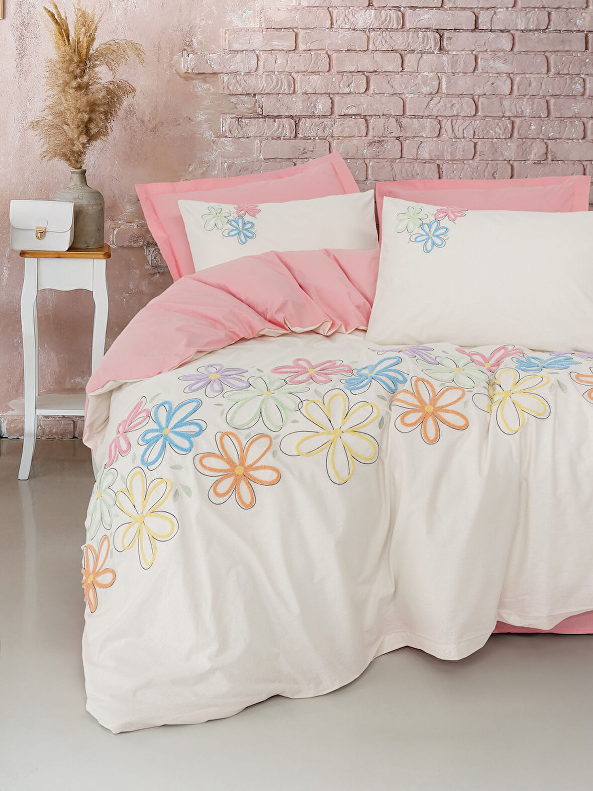 Cotton Box Puff Nakışlı Çift Kişilik Nevresim Takımı Bellis Pembe