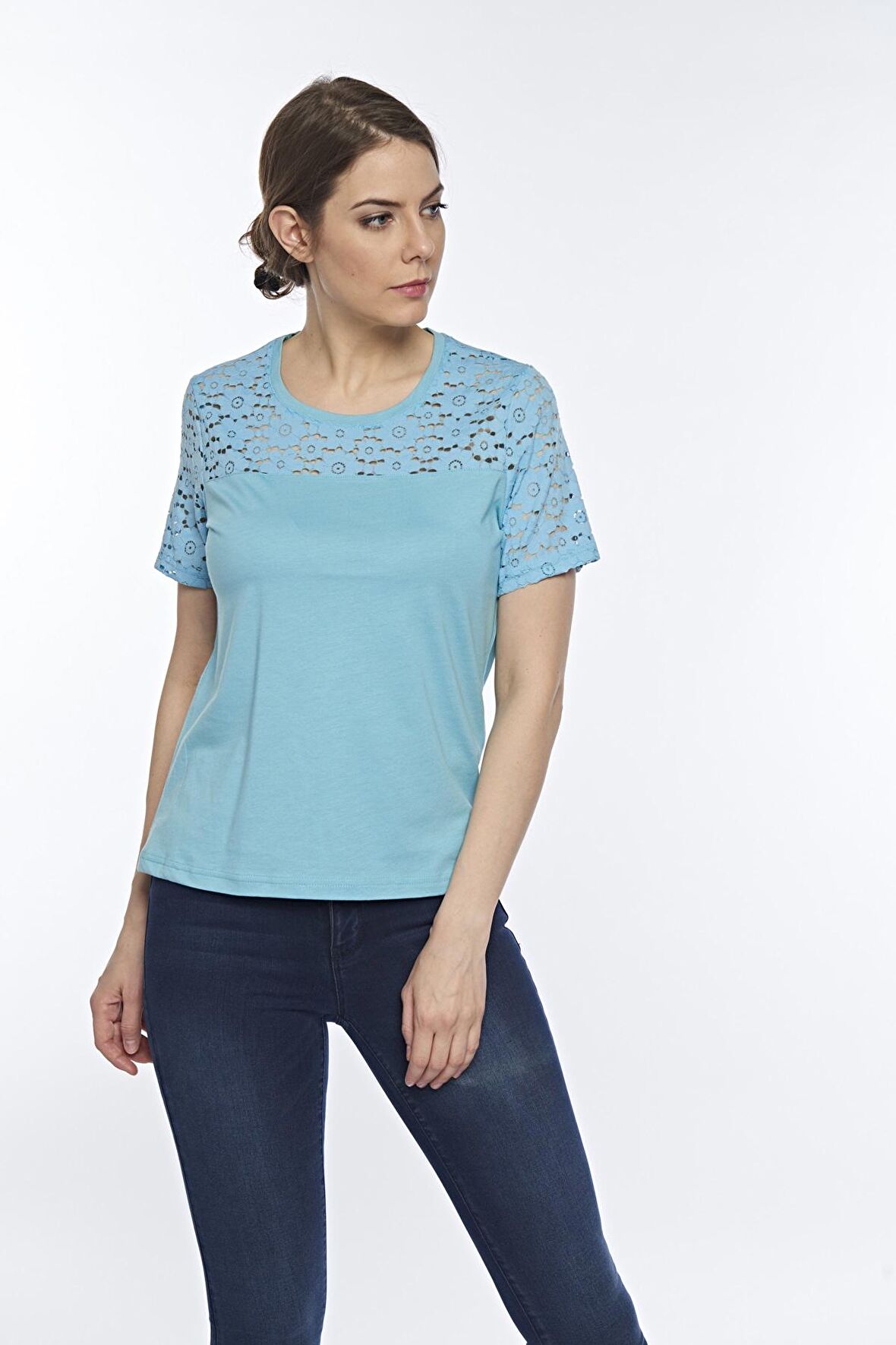 Kadın Pamuklu Modal Kısa Kollu Üst Comfort Fi̇t Çi̇çekli̇ Tişört - 2400