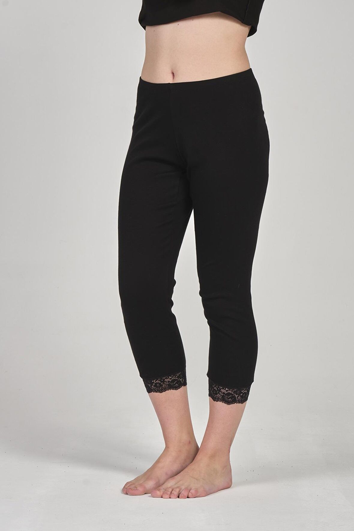 Kadın Pamuklu Ri̇bana Dantelli Kapri Boy Paçalı Alt - 3936