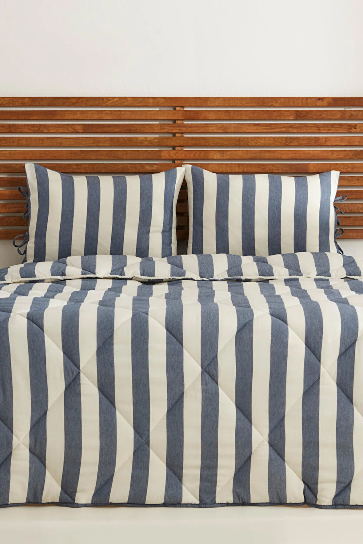 Sarah Anderson Barlet Çift Kişilik Comfort Set/Uyku Seti Çizgili Mavi