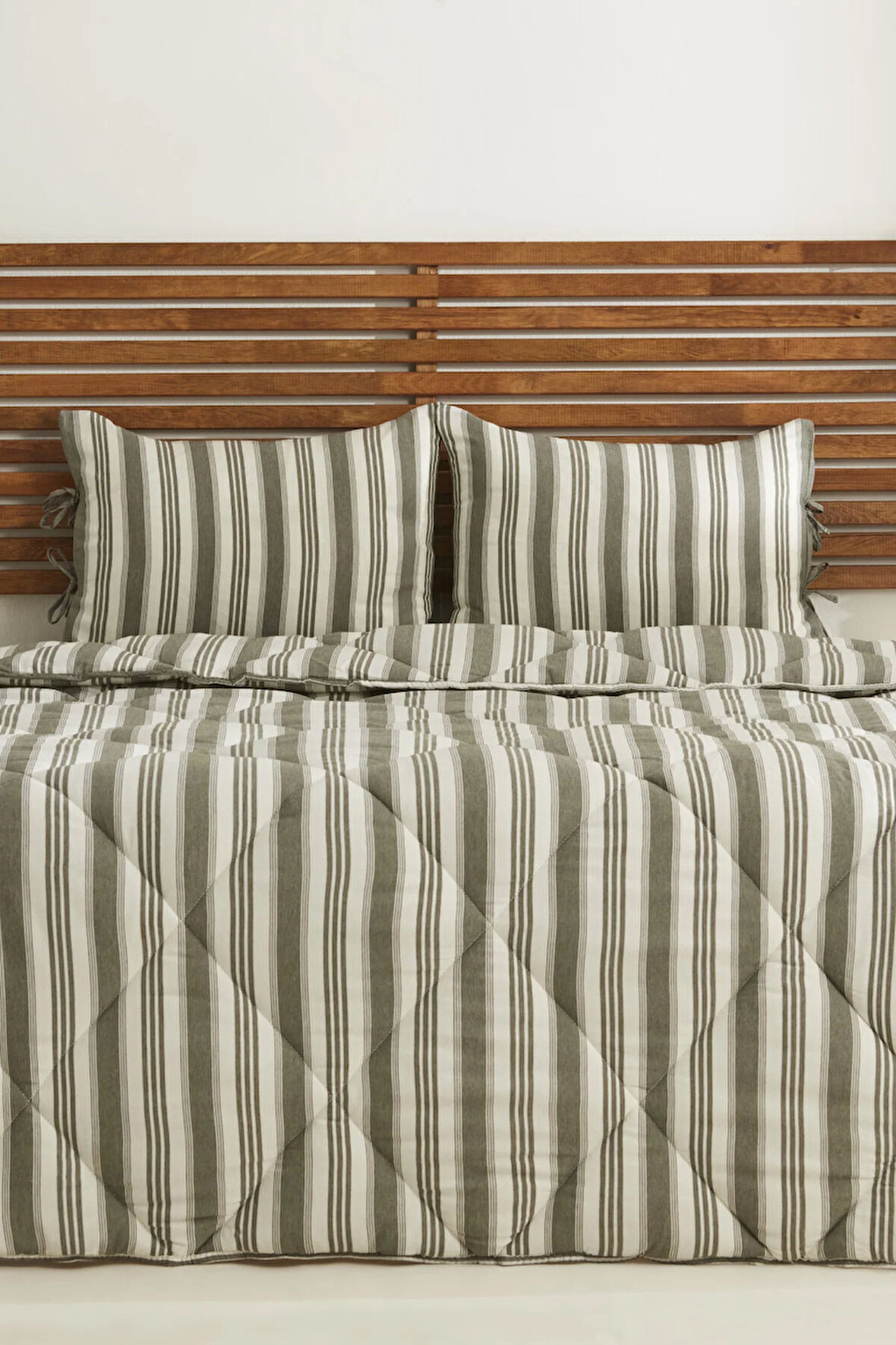 Sarah Anderson Barlet Çift Kişilik Comfort Set/Uyku Seti Çizgili Yeşil